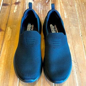 Sketchers Ultra Flex Slip-on Sneakers